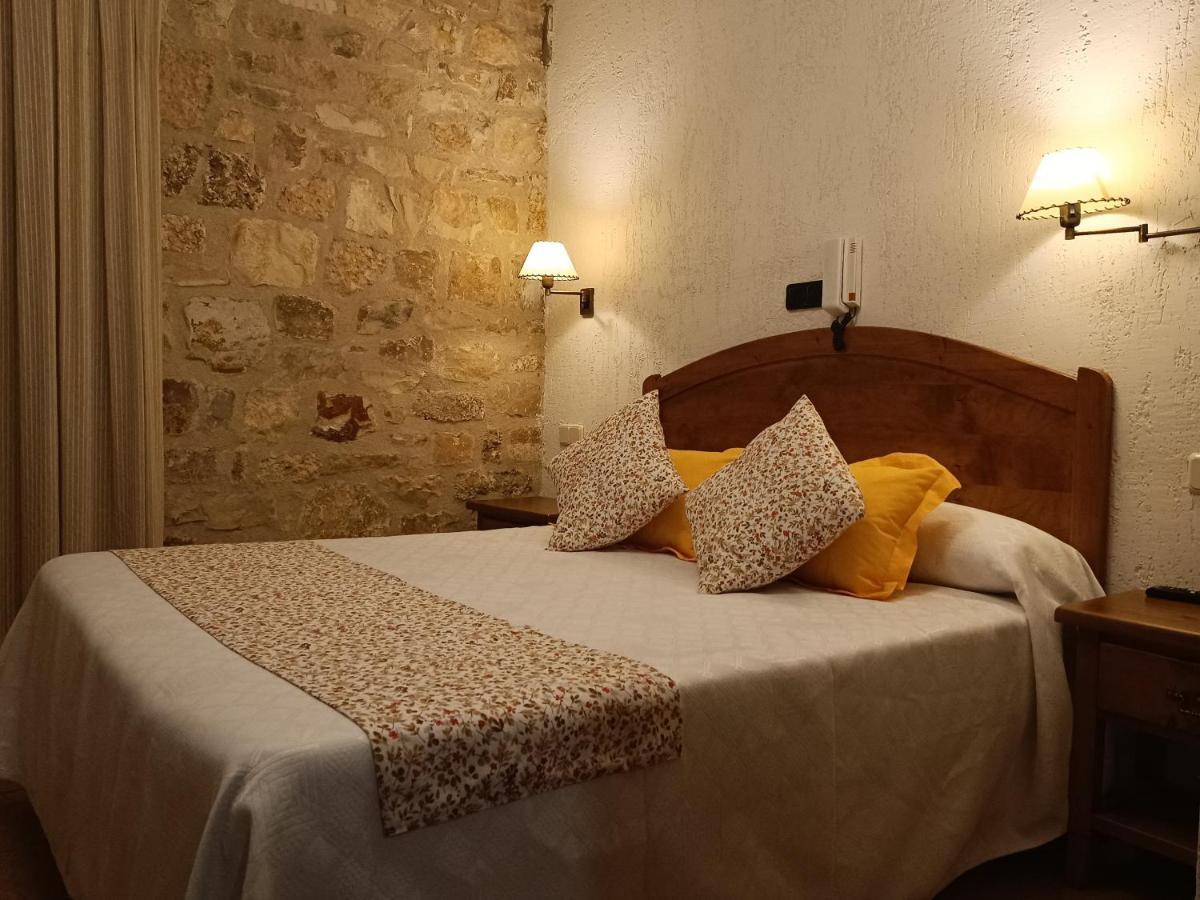 Hostal Decerca Прадена Экстерьер фото