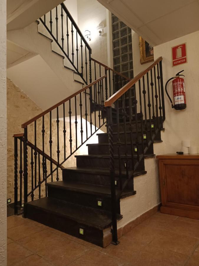 Hostal Decerca Прадена Экстерьер фото